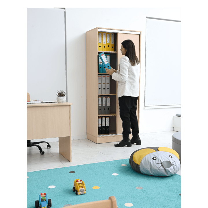 High Cabinet with sliding doors in maple - EASE