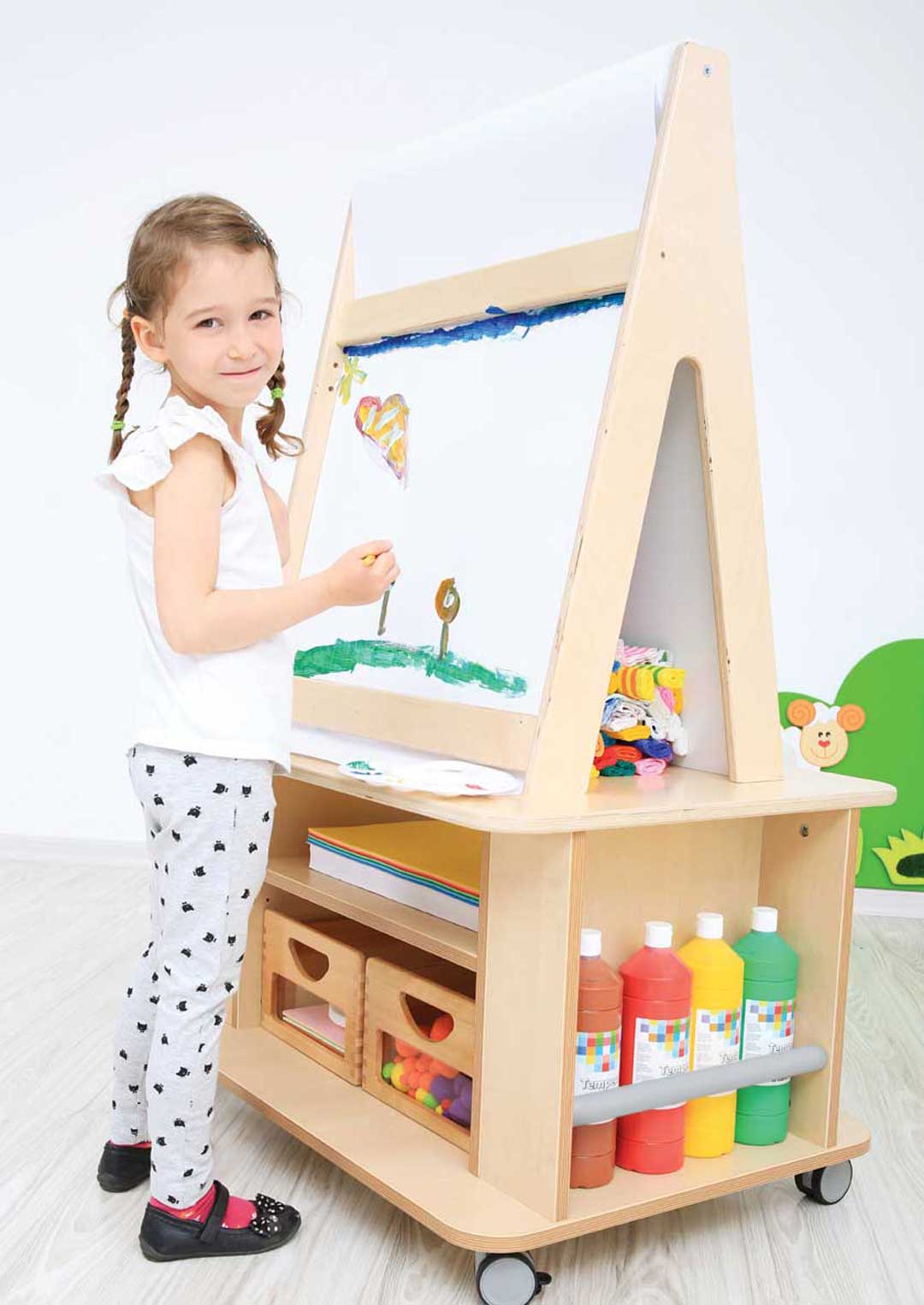 Portable Easel with Storage