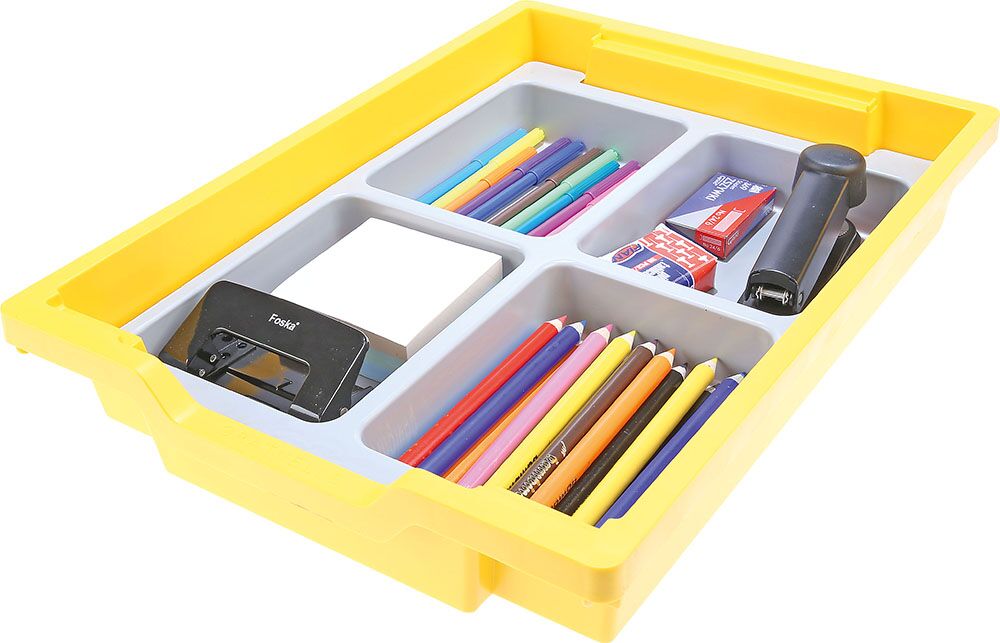Divider for shallow containers with 4 compartments